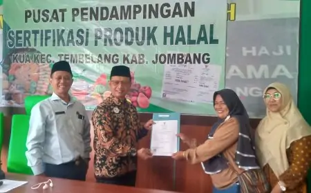 UMKM Tembelang Terima Sertifikat Halal, Bukti Komitmen Kualitas dan Syariah