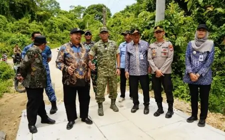 Bupati Jombang Pimpin Karya Bhakti, Bangun Jalan Rp4 M untuk Warga Terisolasi