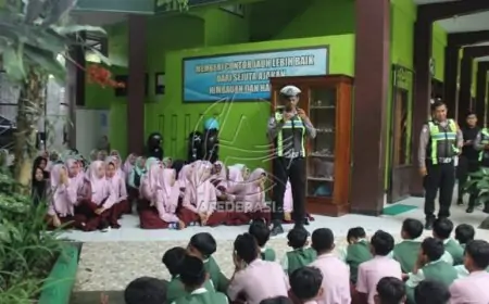 Usai Libur Nataru, Satlantas Polres Trenggalek Intensifkan Edukasi Tertib Lalu Lintas ke Pelajar