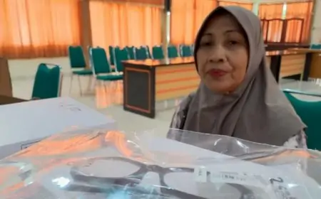 Dorong Lansia Tetap Produktif, Dinkes Tulungagung Salurkan Ratusan Kacamata Gratis