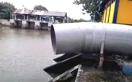 Warga Lamongan Keluhkan Pompa Air Kuro, Tak Beroperasi di Tengah Kepungan Banjir Bengawan Jero