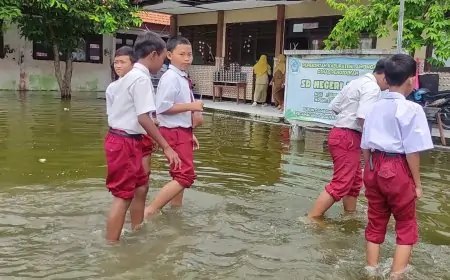 Empat Hari Terendam Banjir, Aktivitas Belajar Mengajar di SDN 2 Pasi Lamongan Terganggu