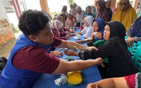 1.291 Warga Lamongan Terdampak Banjir Bengawan Jero Manfaatkan Pos Kesehatan