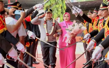 Polres Lamongan Gelar Tradisi Farewell Parade Sambut AKBP Arif Fazlurrahman