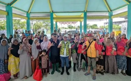 Mas Labib Kembali Salurkan Ratusan Sembako untuk Warga Lamongan Terdampak Banjir