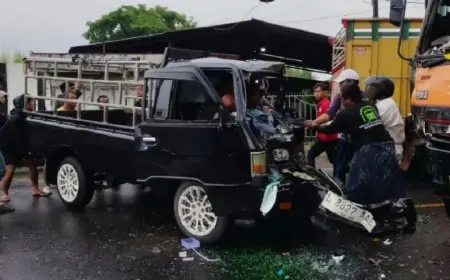 Adu Banteng Pick Up vs Dump Truk, Bocah 4 Tahun Tewas