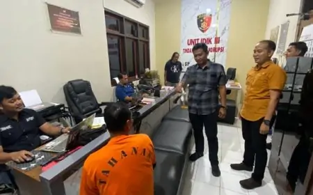 Diduga Dendam Lama Berujung Berdarah, Kepala Sekolah di Situbondo Dibacok Saat Hendak Mengajar