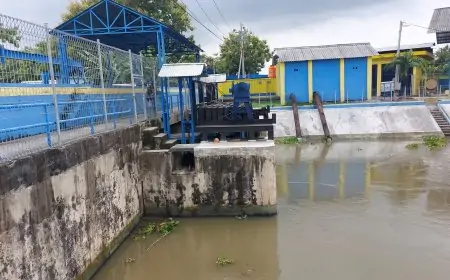 TMA Kali Blawi Lamongan Terus Turun ke Angka +0.64, Pintu Air Kuro Tetap Optimal