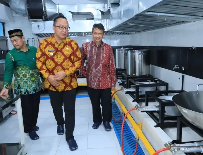 Berdayakan Masyarakat, Wabup Gresik Resmikan SPPG GMMS Berbasis Relawan Lokal