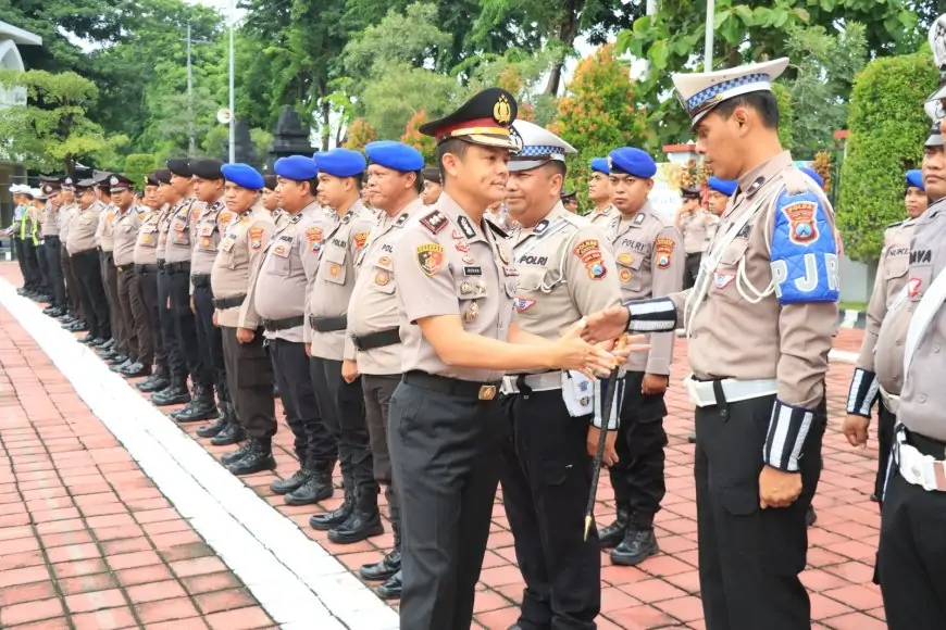 Apel Terakhir Kapolres Gresik AKBP Rovan, Suasana Haru Pecah saat Titip Doa dan Pamitan