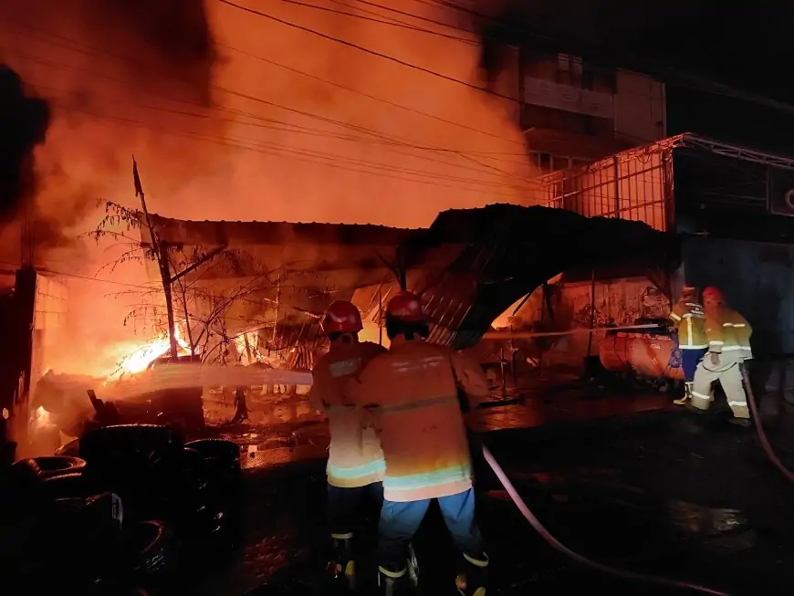 Lupa Matikan Kompor, Bengkel Tambal Ban Terbakar, Rugi hingga Rp500 Juta