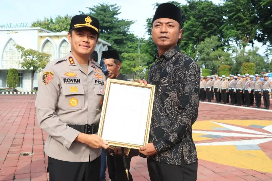 Tak Hanya Polisi, Warga Berprestasi Juga Diganjar Penghargaan Kapolres Gresik