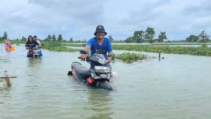Kondisi Banjir Luapan Bengawan Jero di Lamongan Semakin Memprihatinkan