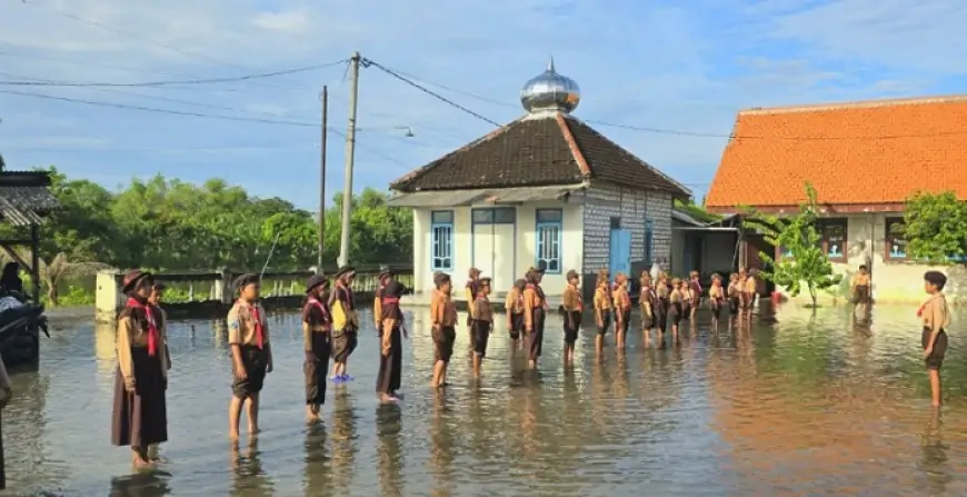 Banjir Luapan Bengawan Njero di Lamongan Rendam 11 Sekolah dan 14 Masjid