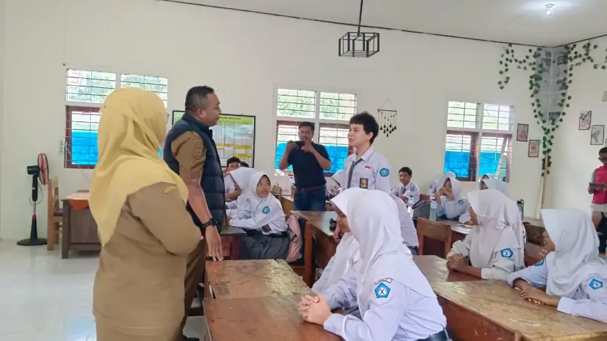 Tanamkan Kepedulian Lingkungan Sejak Dini, Bupati Situbondo Ingatkan Pelajar Soal Sampah