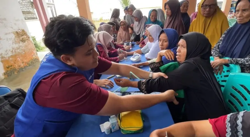 1.291 Warga Lamongan Terdampak Banjir Bengawan Jero Manfaatkan Pos Kesehatan