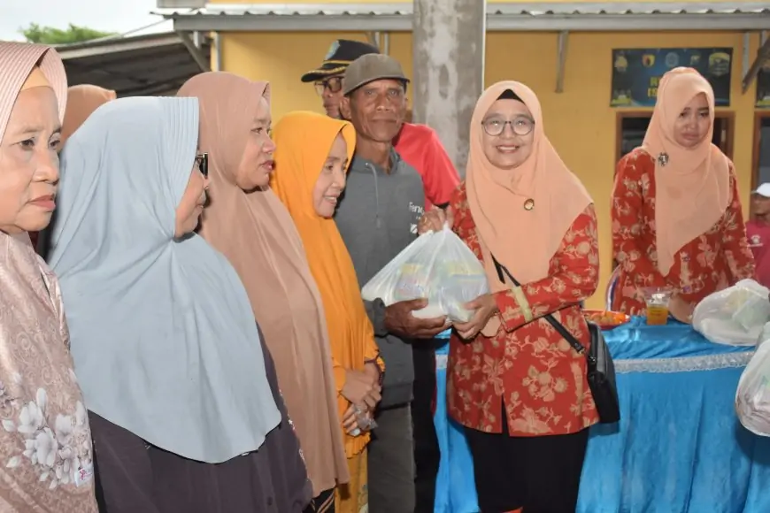 DWP Lamongan Salurkan 350 Paket Sembako Bagi Warga Terdampak Banjir Bengawan Jero