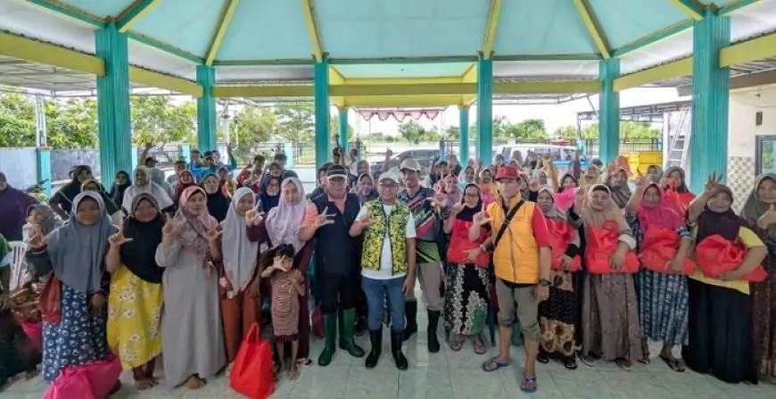 Mas Labib Kembali Salurkan Ratusan Sembako untuk Warga Lamongan Terdampak Banjir