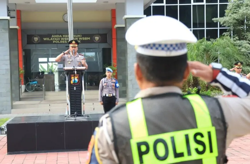 Apel Perdana, Kapolres Gresik Tegaskan Polisi Harus Hadir Nyata di Tengah Masyarakat