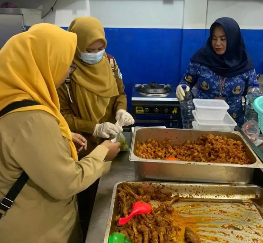 Jaga Kualitas MBG, Dapur SPPG Geger Lamongan Lakukan Uji Lab SLHS