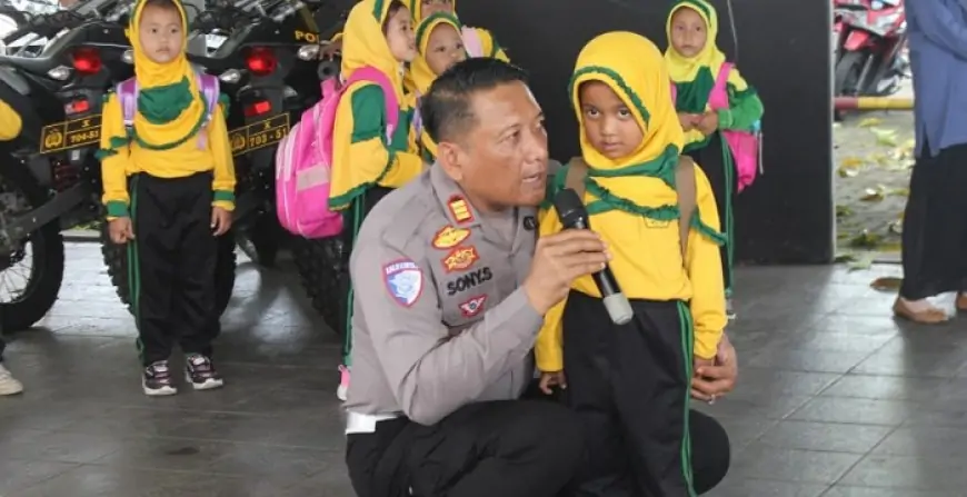 Menanam Benih Disiplin Sejak Dini, Polres Trenggalek Siapkan Generasi Indonesia Emas Melalui Polsanak