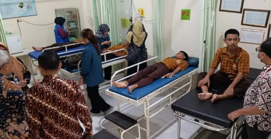 Sembilan Siswa SMK Sore Tulungagung Diduga Keracunan Usai Santap MBG, Dinkes Lakukan Penyelidikan