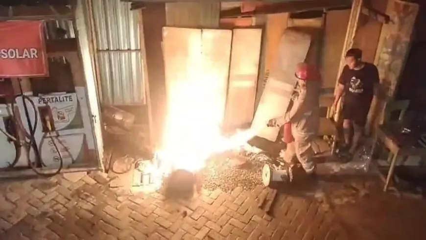 Pom Mini di Dampit Lamongan Terbakar, Diduga Korsleting Listrik dari Komponen Pompa