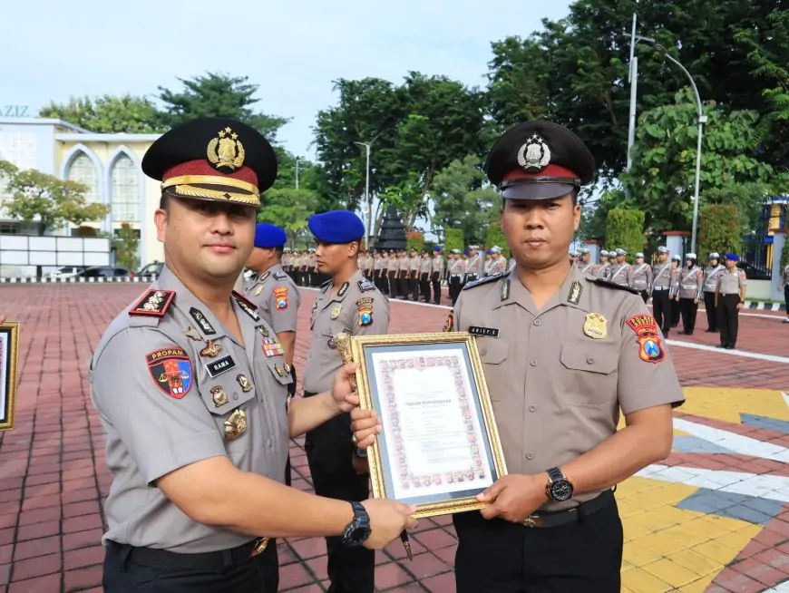 Apresiasi Penghargaan 12 Personel, Kapolres Gresik: Jadi Teladan Jogo Gresik
