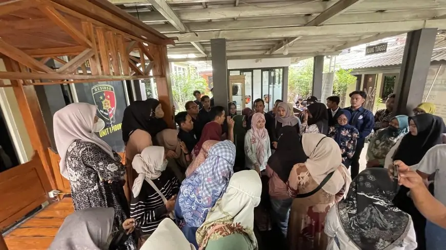 Puluhan Nasabah Koperasi Geruduk Polres Lamongan Laporkan Dugaan Penipuan, Kerugian Capai Rp.5 M