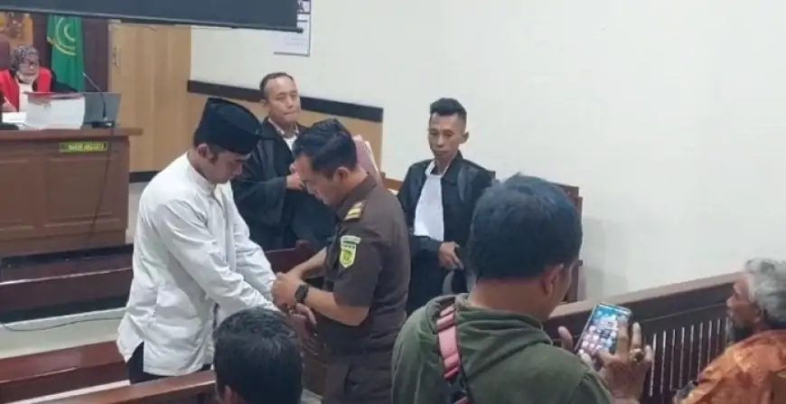 Tuntutan 14 Tahun Otak Perampokan Imaan Picu Amarah, Warga Aksi di PN Gresik Tolak Tuntutan Ringan