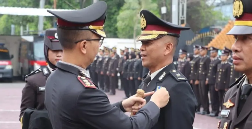Apresiasi Dedikasi Tanpa Cacat, 60 Personel Polres Trenggalek Dianugerahi Satyalancana Pengabdian