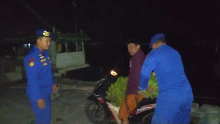 Dampak Cuaca Ekstrem, Nelayan di Situbondo Terpaksa Jualan Pisang Demi Bertahan Hidup