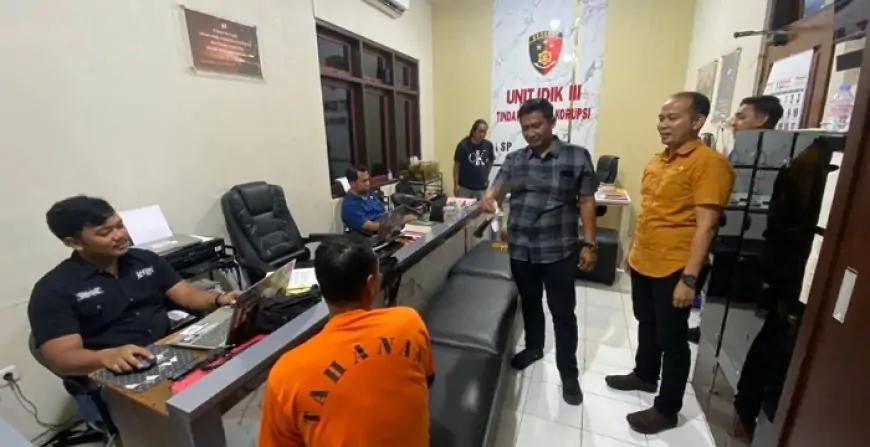 Diduga Dendam Lama Berujung Berdarah, Kepala Sekolah di Situbondo Dibacok Saat Hendak Mengajar