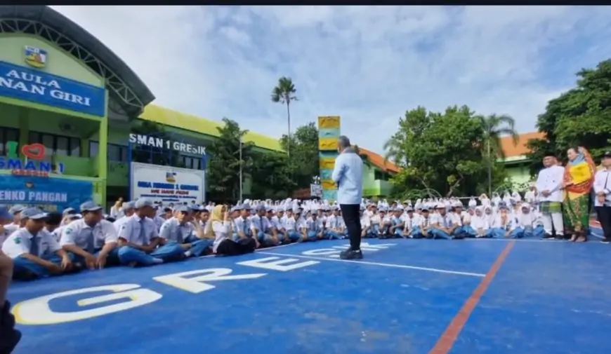 Menko Zulhas Blusukan ke Sekolah di Gresik, Cek Langsung Makan Bergizi Gratis
