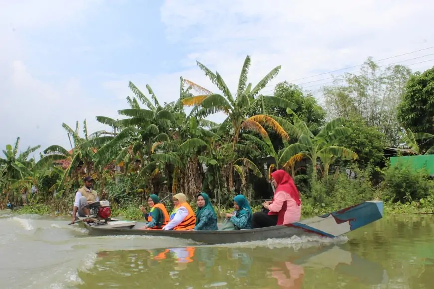 Terjang Banjir Bengawan Jero, PKK Turi Lamongan Salurkan PMT untuk Bumil