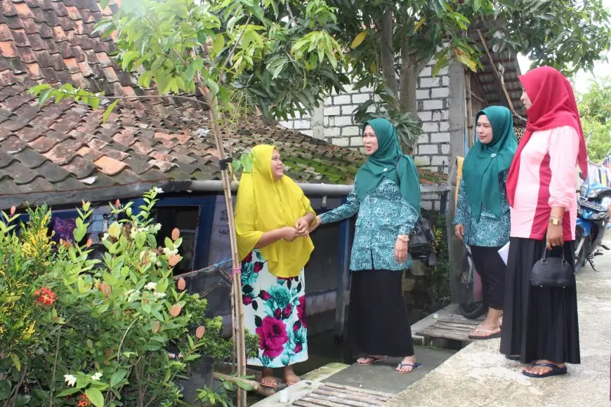 Terjang Banjir Bengawan Jero, PKK Turi Lamongan Salurkan PMT untuk Bumil