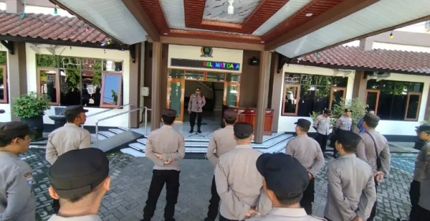 Amankan Hearing KSPPS Madani, Polres Trenggalek Turunkan 117 Personel di Kantor DPRD