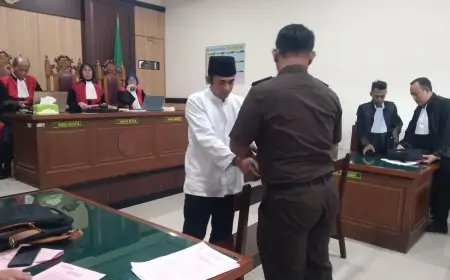 Kembali Geruduk PN Gresik, Puluhan Warga Ima'an Desak Pelaku Utama Midhol Dihukum Berat