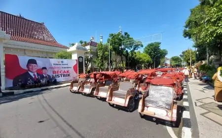 Wajah Bahagia Abang Becak di Lamongan Terima 200 Unit Becak Listrik dari Presiden Prabowo