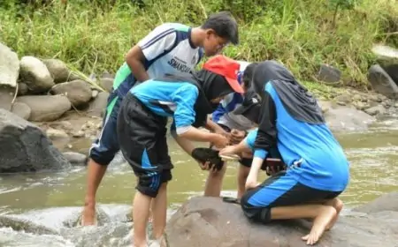 Jaga Kelestarian DAS Brantas, PJT I Edukasi Puluhan Sekolah Pantau Kualitas Air Sungai
