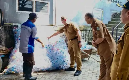Dindik Jatim Ajak Sekolah Serentak Bersih-Bersih Satu Jam, Wujudkan Lingkungan Asri dan Zero Waste