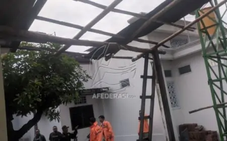 Lima Menit yang Mencekam, Puting Beliung Terjang Desa Ketanon, Belasan Atap Rumah Warga Rontok