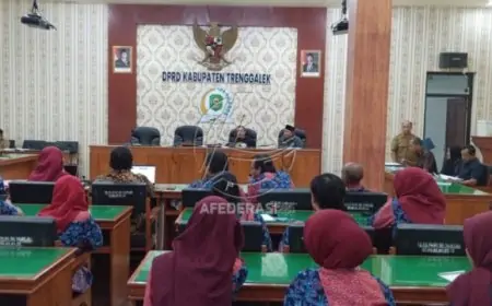 Sengkarut Perizinan Ancam Nasib Puluhan Apotek di Trenggalek, IAI Mengadu ke Dewan