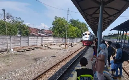 Tiket Lebaran 2026 di Stasiun Lamongan Terjual 6.655 Kursi, Puncak Arus Mudik Mulai Terlihat