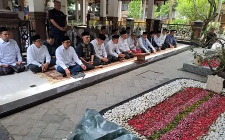 DPP NasDem Berziarah ke Makam KH Hasyim Asy'ari dan Gus Dur