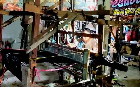 Perajin Tenun Ikat Parengan Lamongan Kebanjiran Pesanan Saat Ramadan