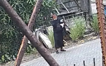 Wajah Salah Satu Badut Pelaku Curanmor di Lamongan Terekam CCTV dengan Jelas