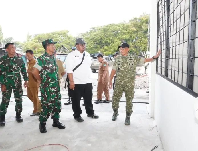 Kapok Sahli Pangdam V Brawijaya Cek Pembangunan Gerai dan Pergudangan KDKMP di Lamongan