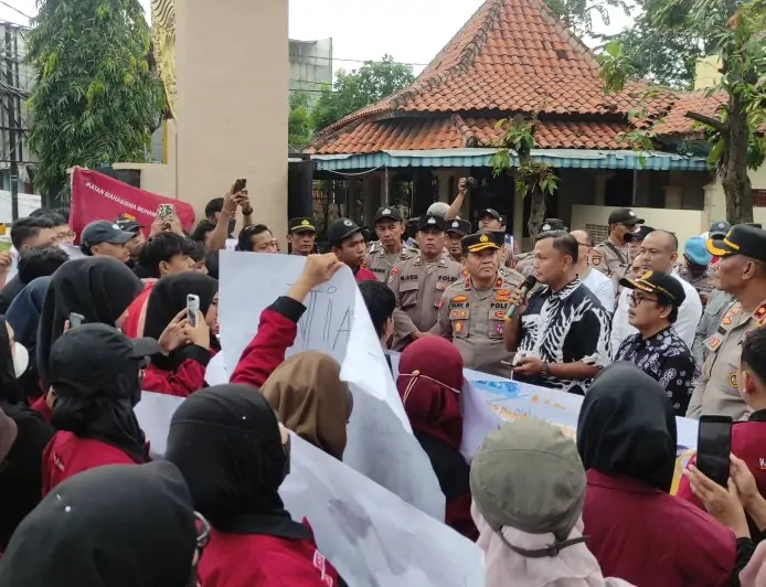 Puluhan Ribu PBI-JKN Warga Miskin Dinonaktifkan, IMM Lamongan Geruduk Dinas Sosial