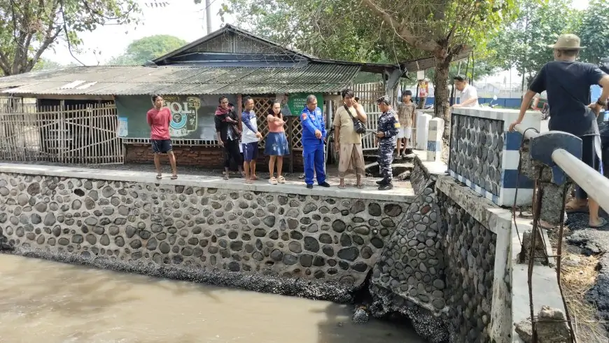 Pemancing Temukan Mayat Pria di Bawah Jembatan Gelung Barat Situbondo